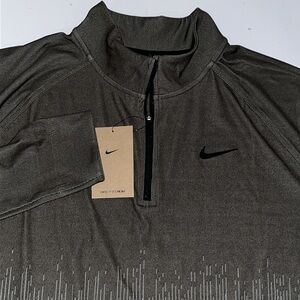 Nike Golf Tour  ADV 1/2 zip Mens L pullover  Shirt  Green fade  FD5833-325 $120